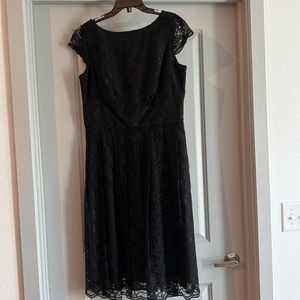 Little black dress in lace!